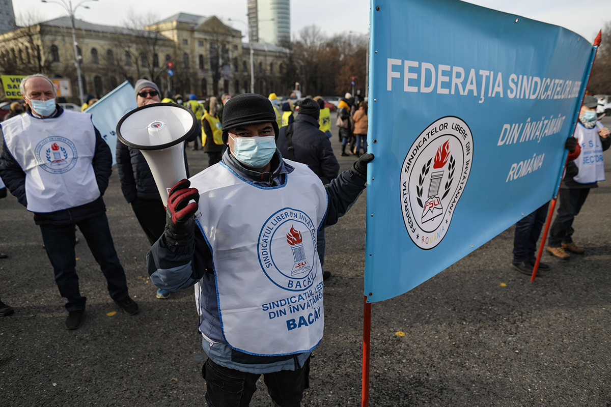 Sindicatele din Educație ies în stradă. Cer Guvernului creșterea salariilor și sporuri. FOTO: Inquam Photos / Octav Ganea