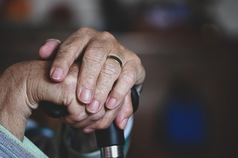 Pensionarii cu venituri mici vor încasa un supliment de 700 lei. FOTO: Pixabay.com