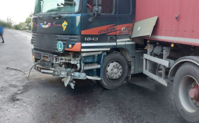 Accident de TIR lângă Dumbrava
