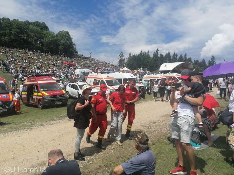 Zeci de oameni au avut nevoie de îngrijiri medicale la pelerinajul de la Șumuleu Ciuc. FOTO: ISU Harghita