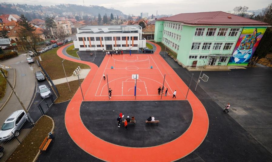 Elevii intră în vacanță