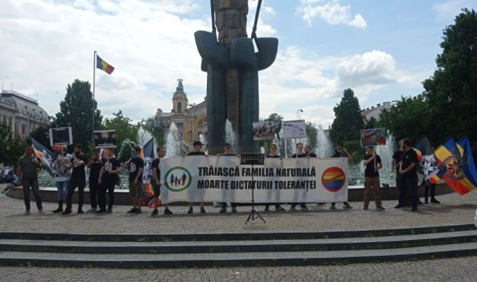 Miting pentru Familie „eșuat” în Piața Avram Iancu