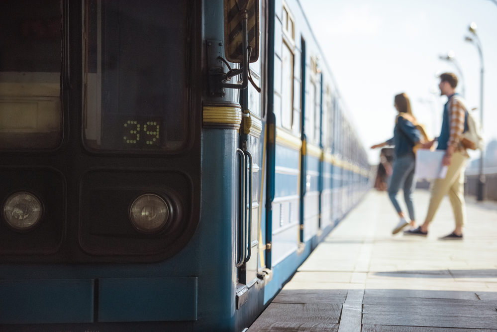 Studenții ar putea să beneficieze din nou de transport gratuit cu trenul. Foto: Depositphotos.com