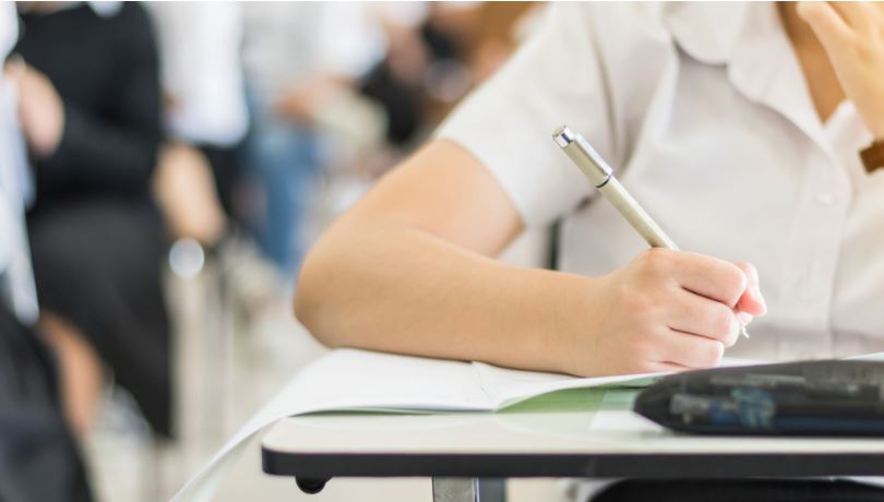 180 de elevi clujeni nu s-au prezentat la proba la Matematică