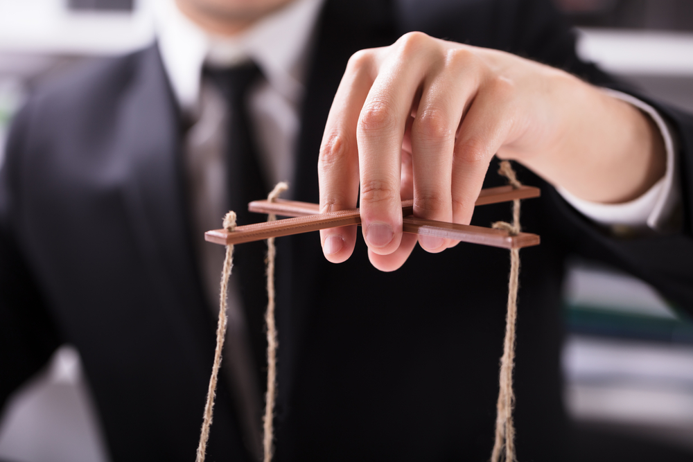 Această zodie poate fi numită drept „Maestrul Păpușar”. Îți va câștiga încrederea ca după să te poată manipula/ Foto: depositphotos.com