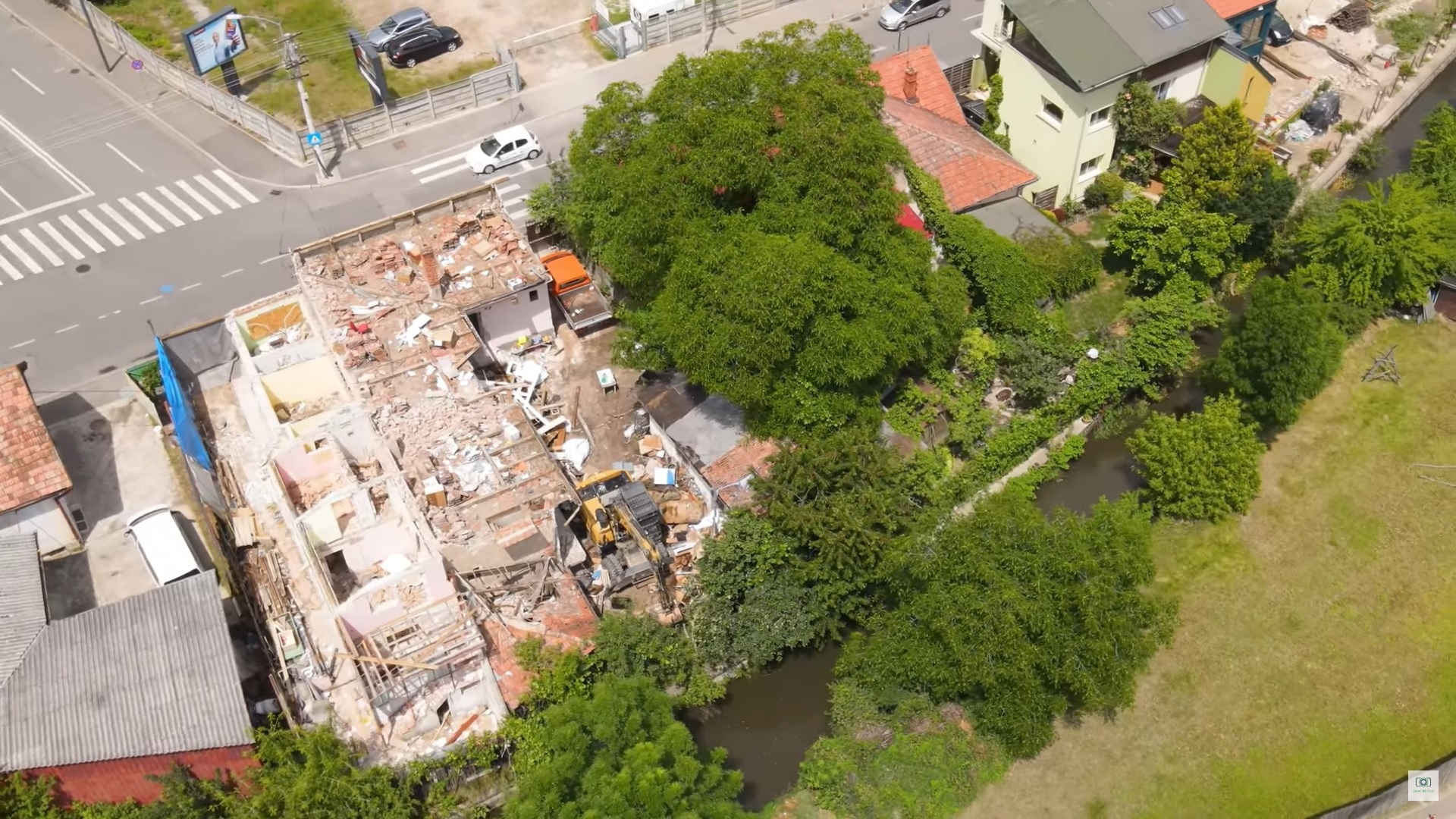 Au început DEMOLĂRILE pentru realizarea străpungerii Calea Mănăștur - strada Uzinei Electrice. FOTO: Captură ecran Legat de Cluj