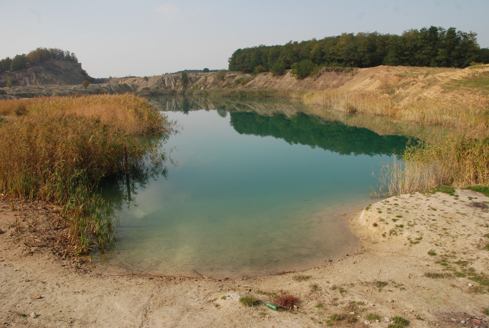O destinație potrivită pentru primul weekend cu temperaturi de 30 de grade Celsius este Laguna Albastră/ Foto: arhivă Monitorul de Cluj
