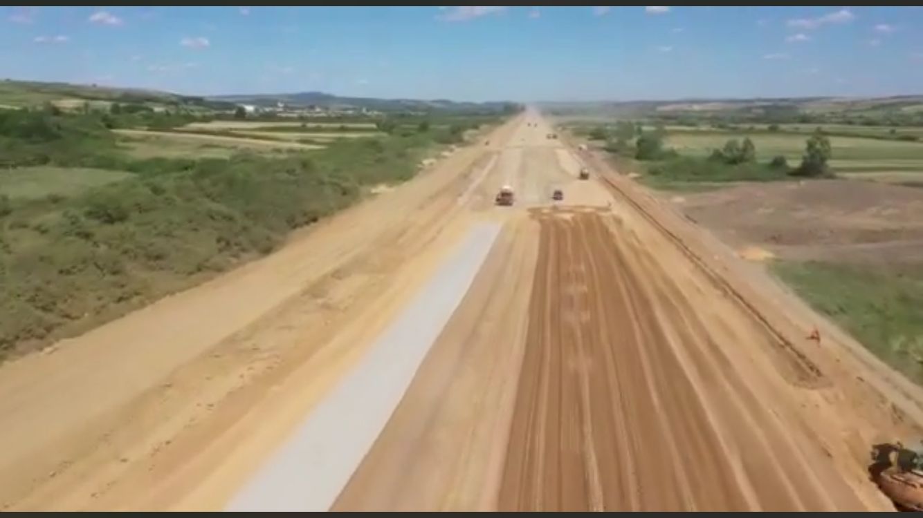 Lucrări pe A3. FOTO: Captură video Sorin Grideanu Facebook