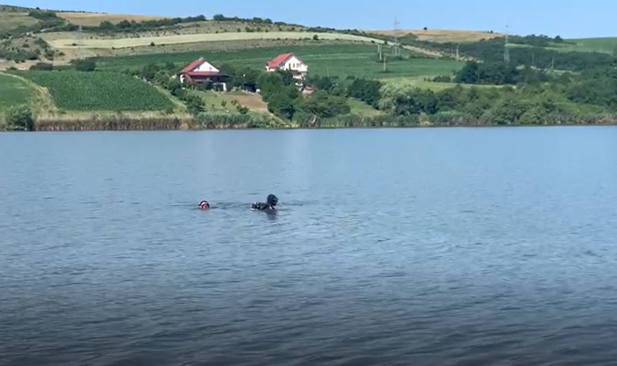 Scafandrii au găsit corpul bărbatului de 30 de ani