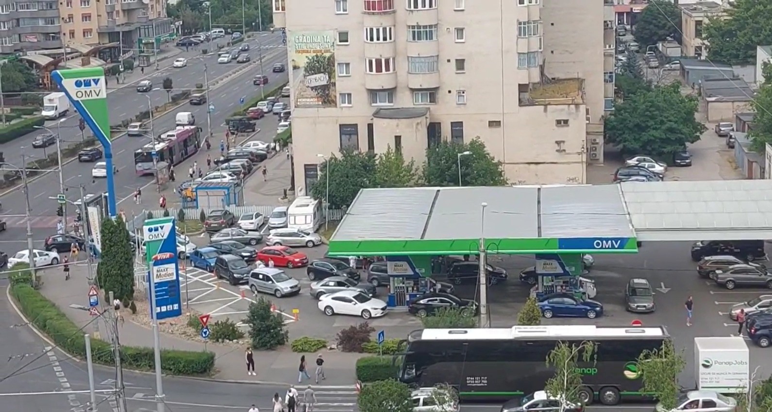 Zeci de șoferi nemulțumiți de prețurile ridicate ale carburanților s-au întâlnit