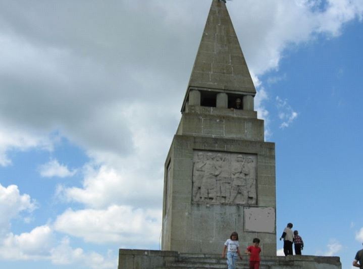 Monumentul comemorativ al Răscoalei de la Bobâlna