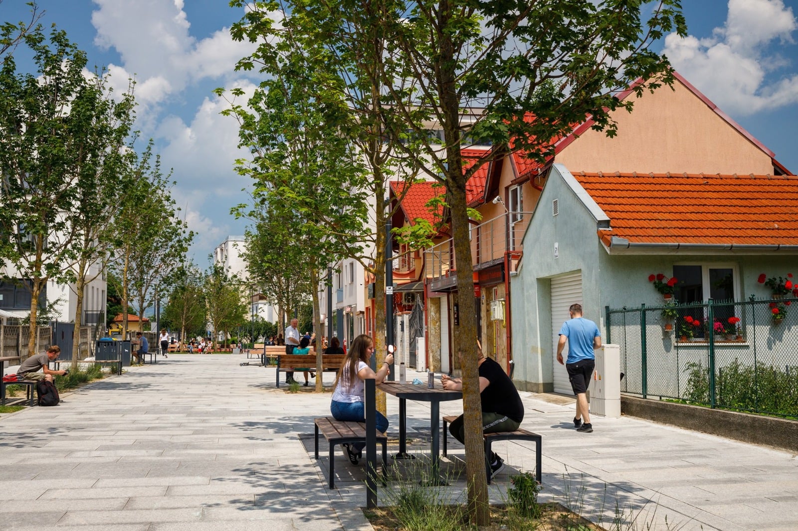 Prima stradă smart din România a fost făcută la Cluj / Foto: Emil Boc