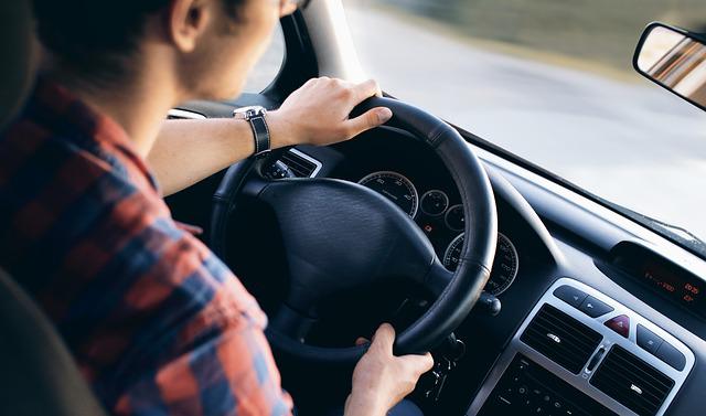Beat și fără permis de conducere pe drumurile din județul Cluj/ Foto: pixabay.com