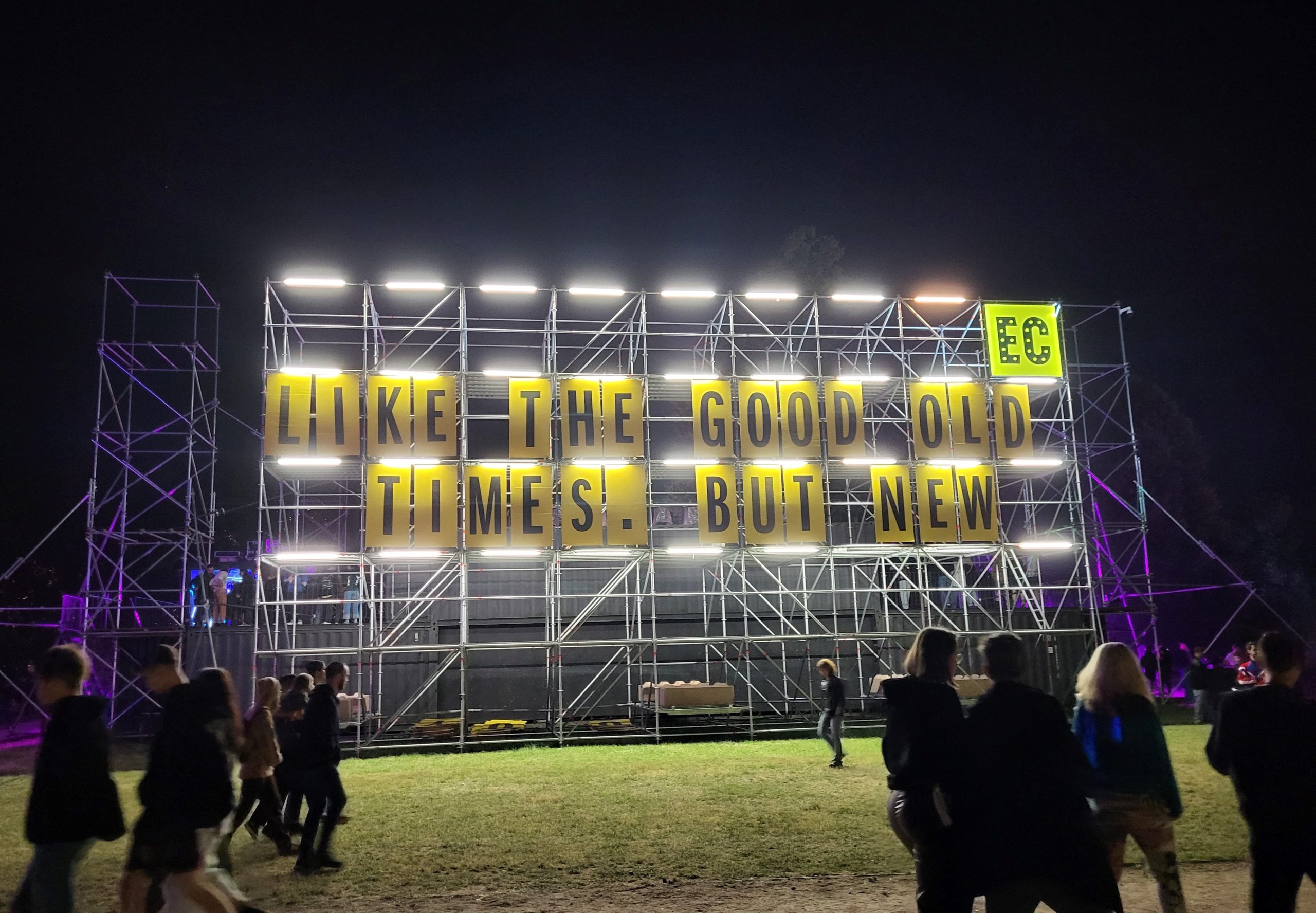 Organizatorii festivalului au publicat o listă cu obiectele uitate de festivalieri/ Foto: Monitorul de Cluj