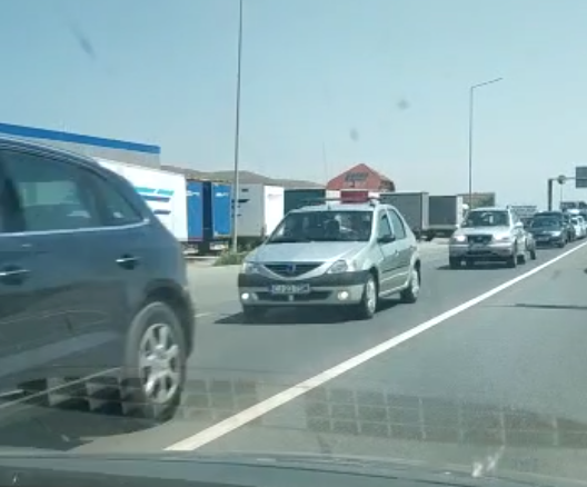 Weekend-ul a sosit la Cluj-Napoca cu temperaturi caniculare. Coloanele de mașini se întind pe kilometri buni de la ieșirea din Florești spre Gilău/ Foto: captură ecran YouTube Monitorul de Cluj