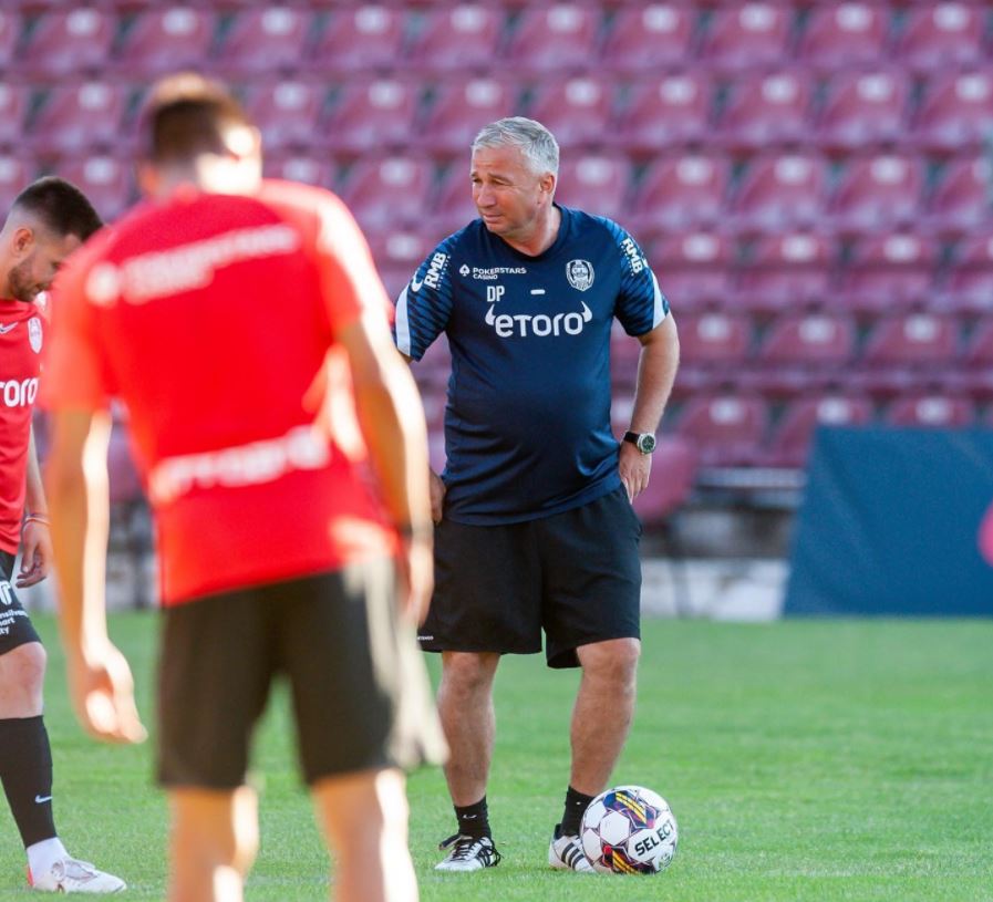 Dan Petrescu a trimis doi jucători în Liga 2 / Foto: CFR Cluj Facebook