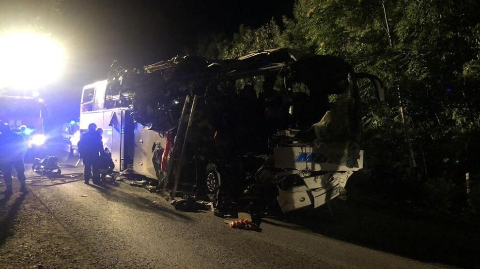 Accident cu cinci morți între un autobuz românesc și o mașină