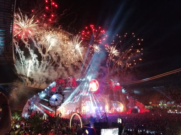 Peste 90.000 participanți