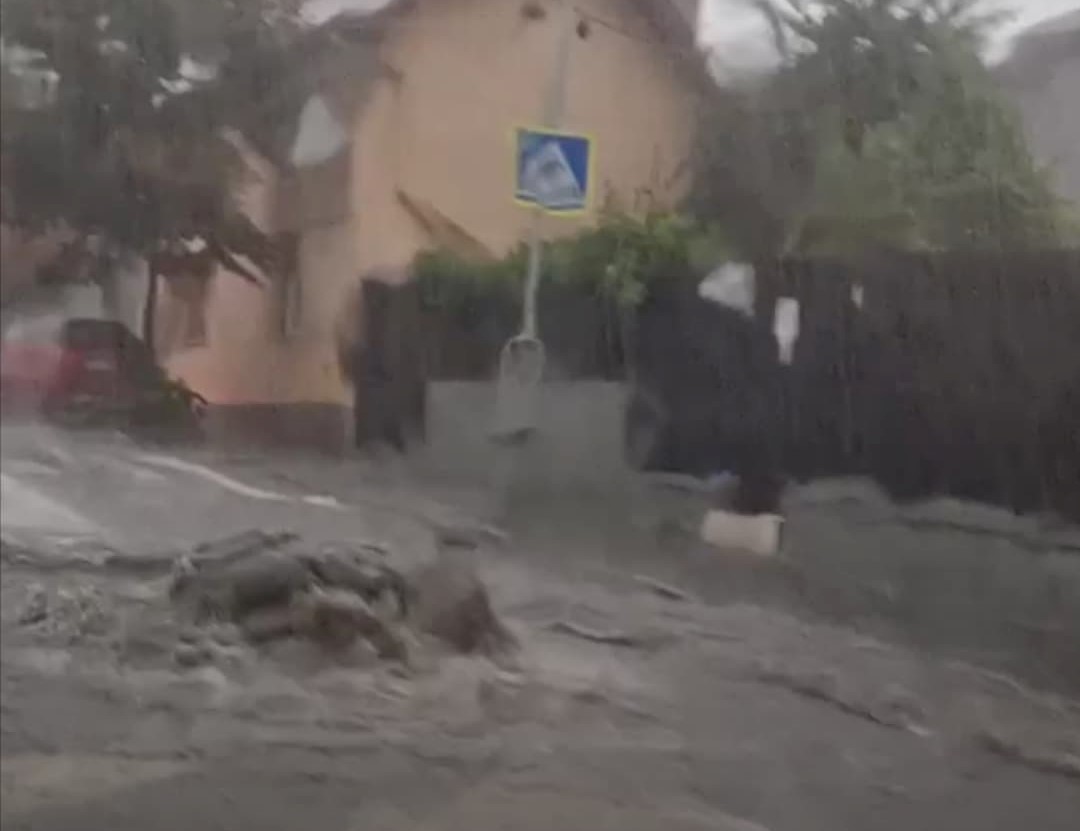 S-a rupt cerul în Cluj-Napoca/ Foto: Kerezsi Janos Levente - Info TRAFIC jud Cluj