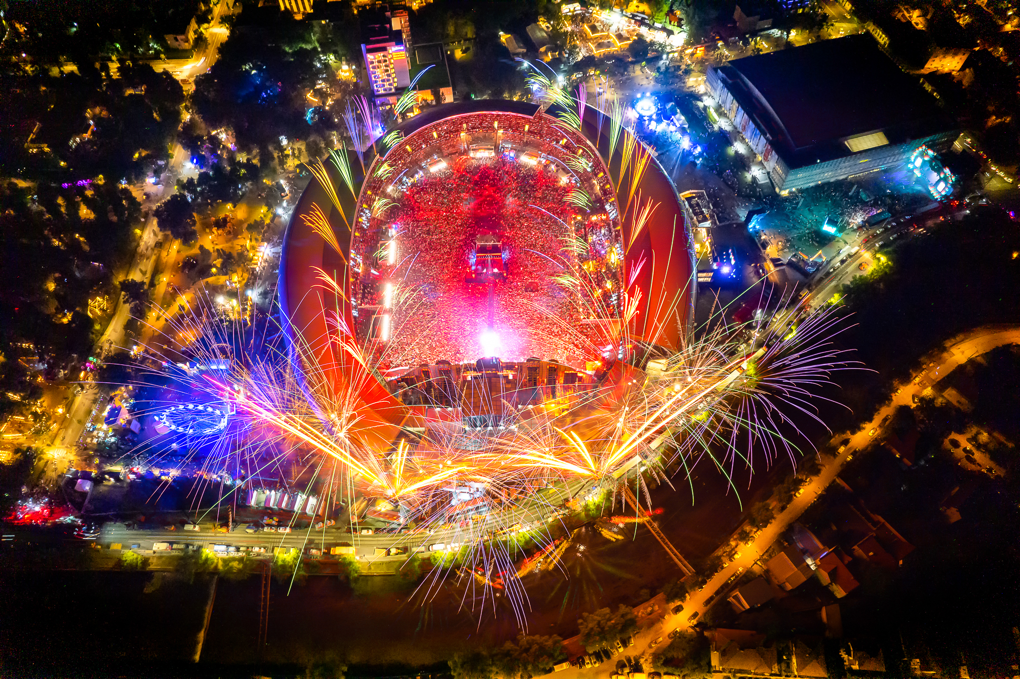 Organizatori Untold: peste 60 milioane de euro rămân în Cluj-Napoca! Investiții de UN MILION de lei pe Cluj Arena și în Parcul Central. FOTO: Untold