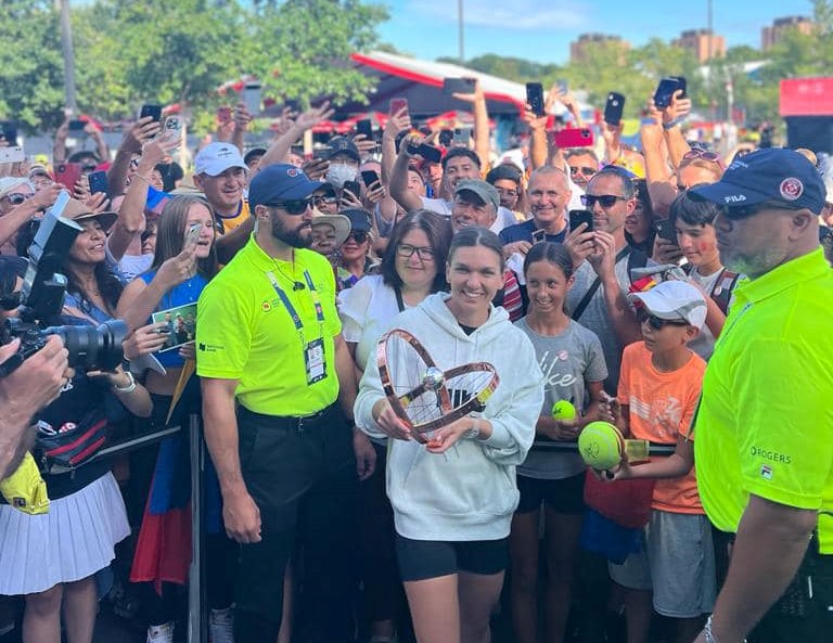 Românca Simona Halep a urcat 9 locuri faţă de săptămâna trecută şi se află pe poziţia a şasea a clasamentului mondial al jucătoarelor profesioniste de tenis (WTA)/Foto: Facebook - Simona Halep