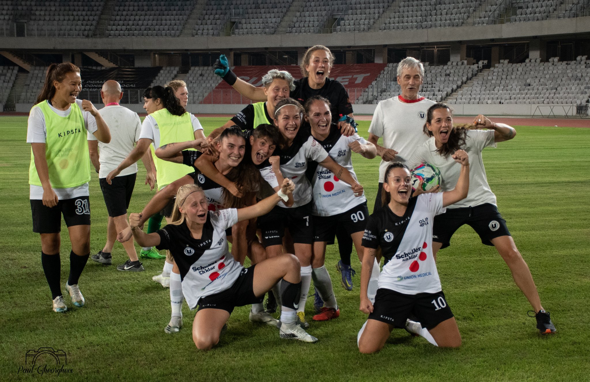 Universitatea Olimpia Cluj s-a calificat în finala turului preliminar al Ligii Campionilor la fotbal feminin