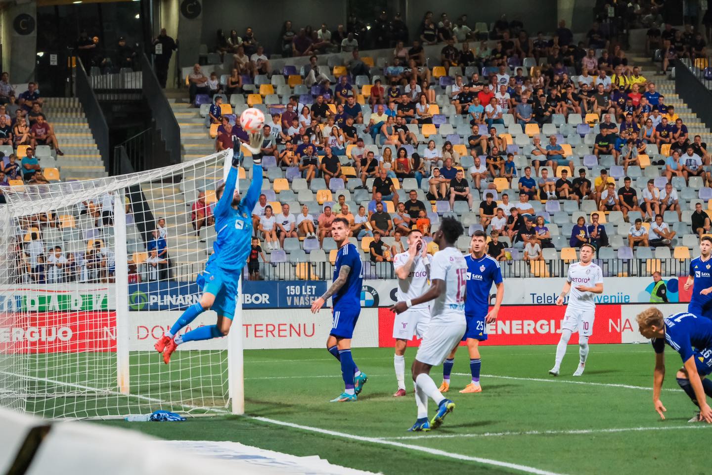 Liga Profesionistă de Fotbal (LPF) a acceptat cererile cluburilor de fotbal CFR Cluj