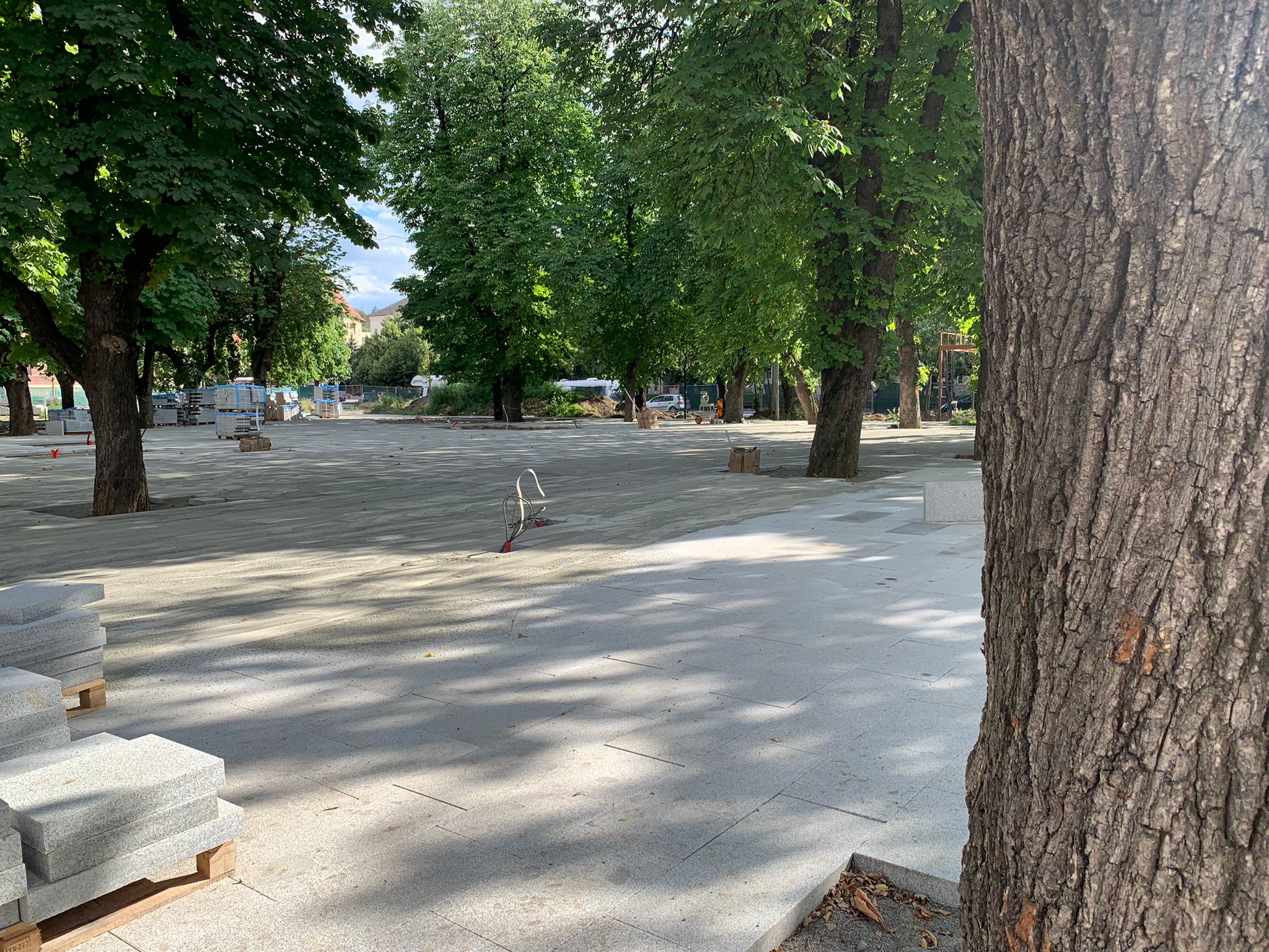 Parcul din spatele Teatrului Național