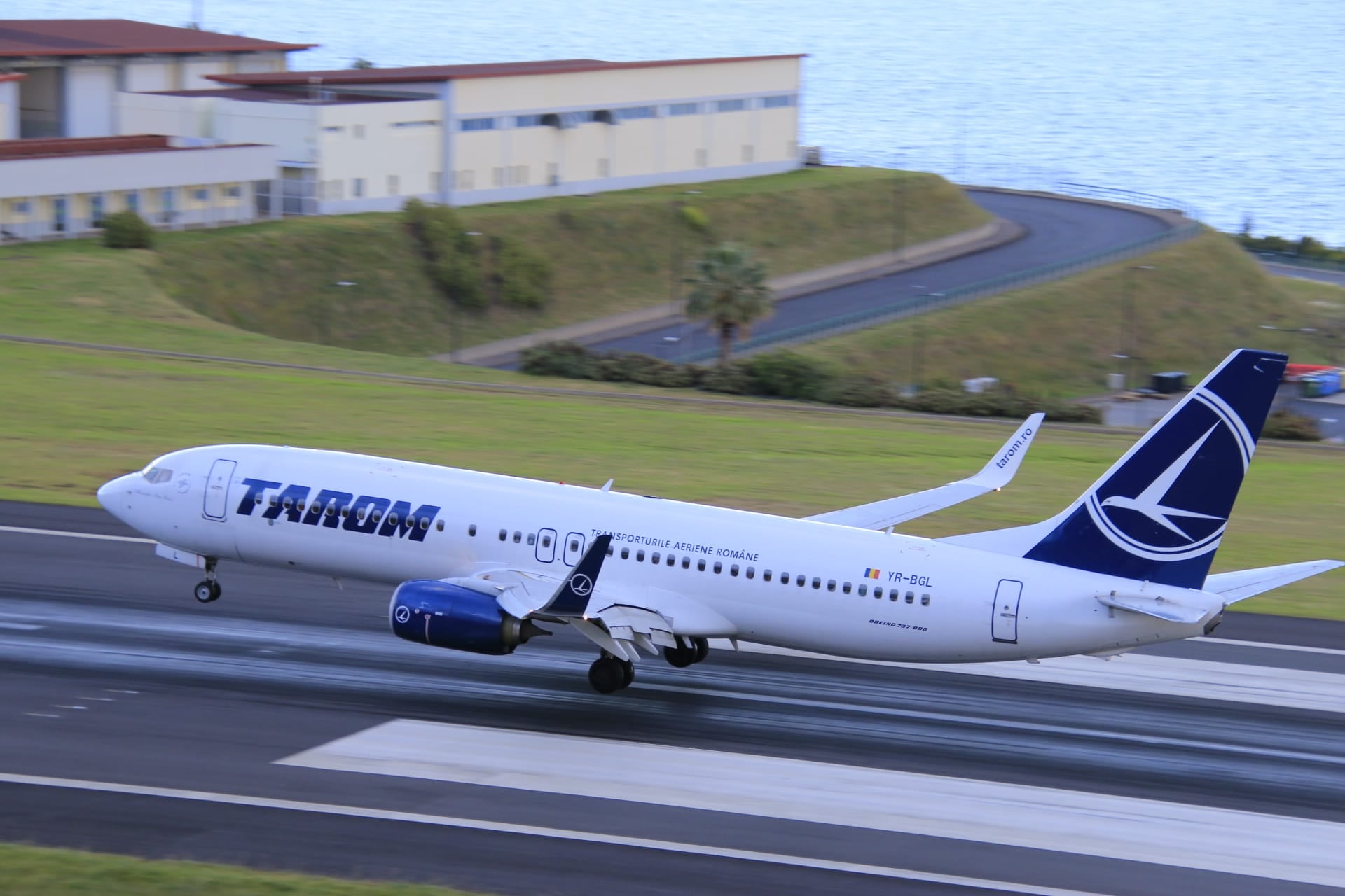 Conducerea TAROM anunţă că se află în imposibilitatea de a accepta revendicările solicitate de Sindicatul Unit TAROM (SUT)/ Foto: Facebook - Tarom