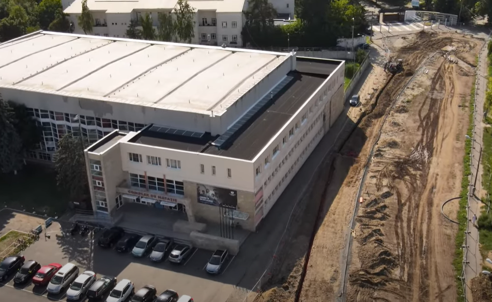 Lucrările pe platoul Sălii Sportului continuă într-un ritm alert/ Foto: captură video YouTube Legat de Cluj LDC