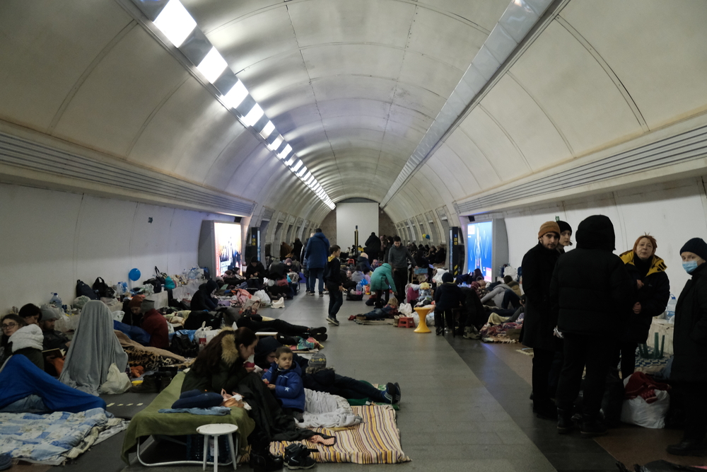 1.000 de refugiați ucraineni vulnerabili primesc carduri sociale / Foto: depositphotos.com