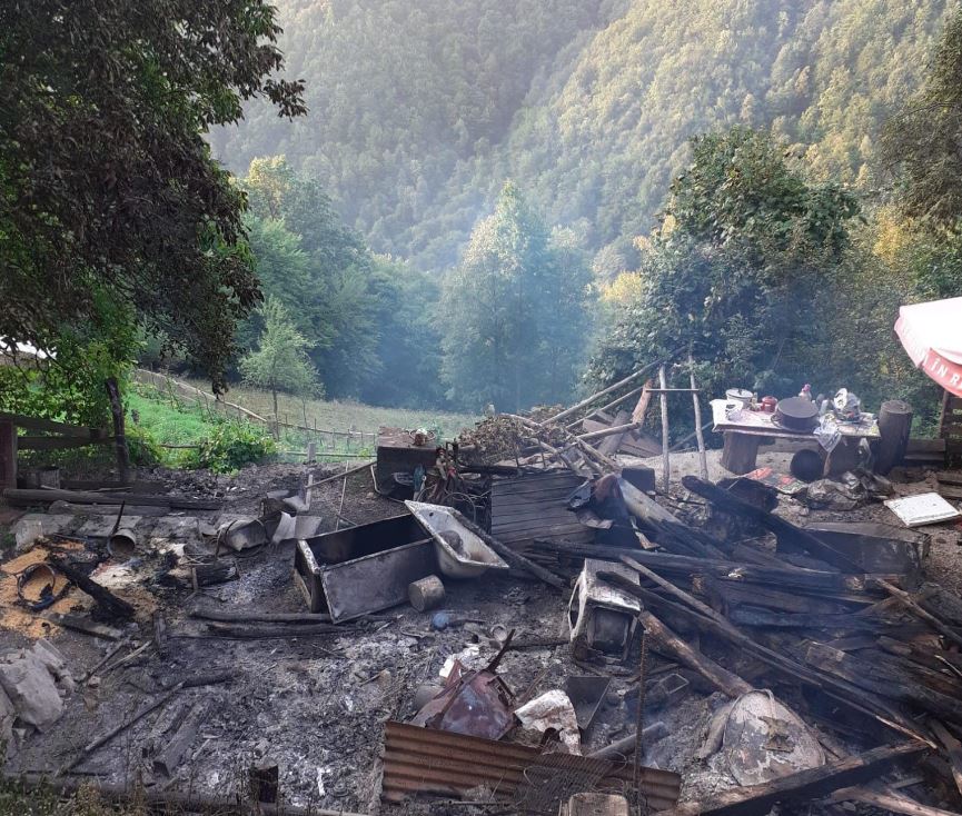 Incendiu în Someșu Cald / Foto: ISU Cluj