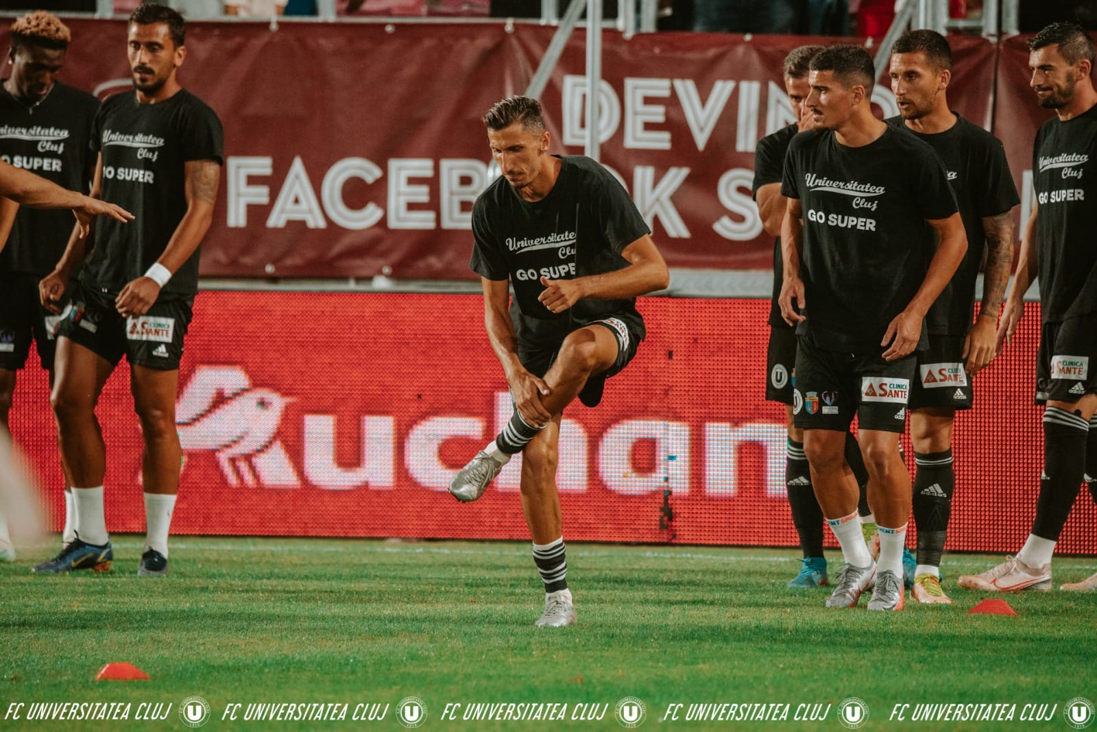 „U” se întoarce cu un singur punct din seria de două deplasări consecutive în care a jucat în Capitală/ Foto: Facebook - FC Universitatea Cluj
