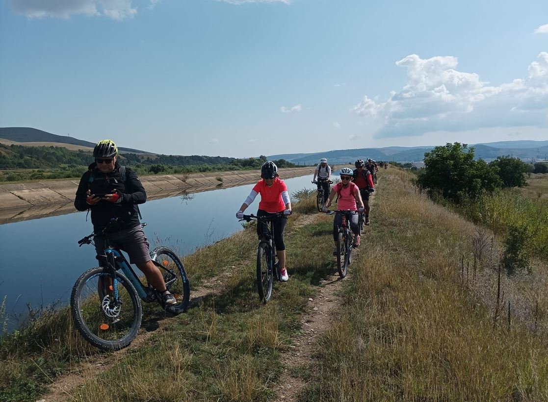 Pista de biciclete care leagă Gilău de Apahida pe malul Someșului