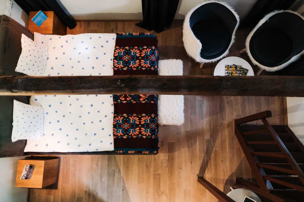 Cât costă să dormi o noapte în casa de la țară a Andreei Esca? FOTO: oberwood.ro