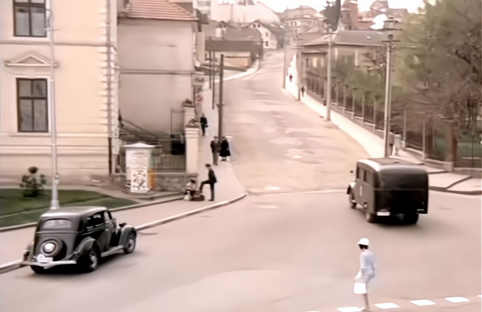 Secvențe din serialul „Pistruiatul”