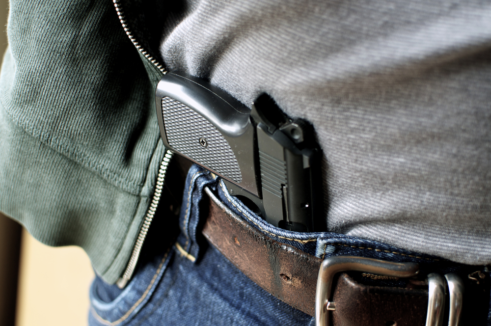 Un băiat a tras cu un pistol cu aer comprimat într-un grup de tineri / Foto: depositphotos.com