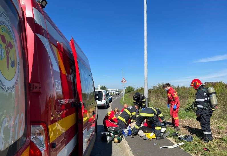 Un muncitor care efectua verificări la o conductă de gaze din municipiul Sibiu a fost resuscitat de paramedici