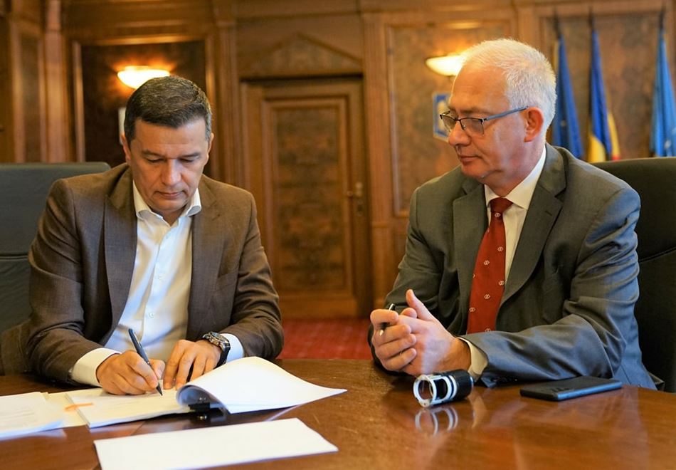 Ministrul Transporturilor Sorin Grindeanu și directorul Aeroportului Cluj David Ciceo / Foto: Sorin Grindeanu