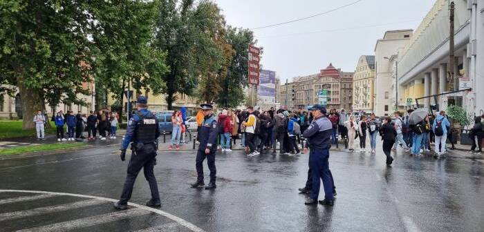 Elevii au fost evacuați