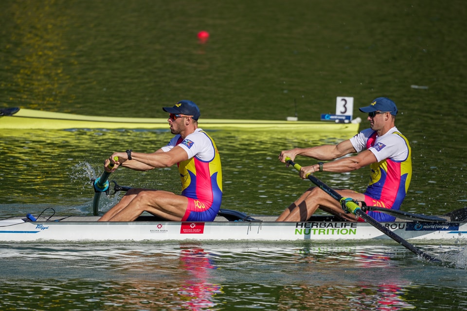 Echipajul alcătuit din sportivii români Marius Cozmiuc şi Sergiu Bejan a cucerit medaliile de aur în proba masculină de dublu rame