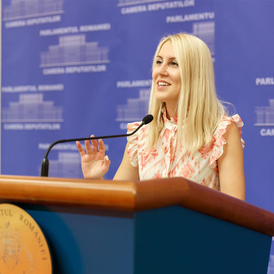 Deputata USR Oana Murariu și-a anunțat canidatura pentru funcția de președinte al Filialei Județene Cluj. FOTO: Facebook/ Oana Murariu