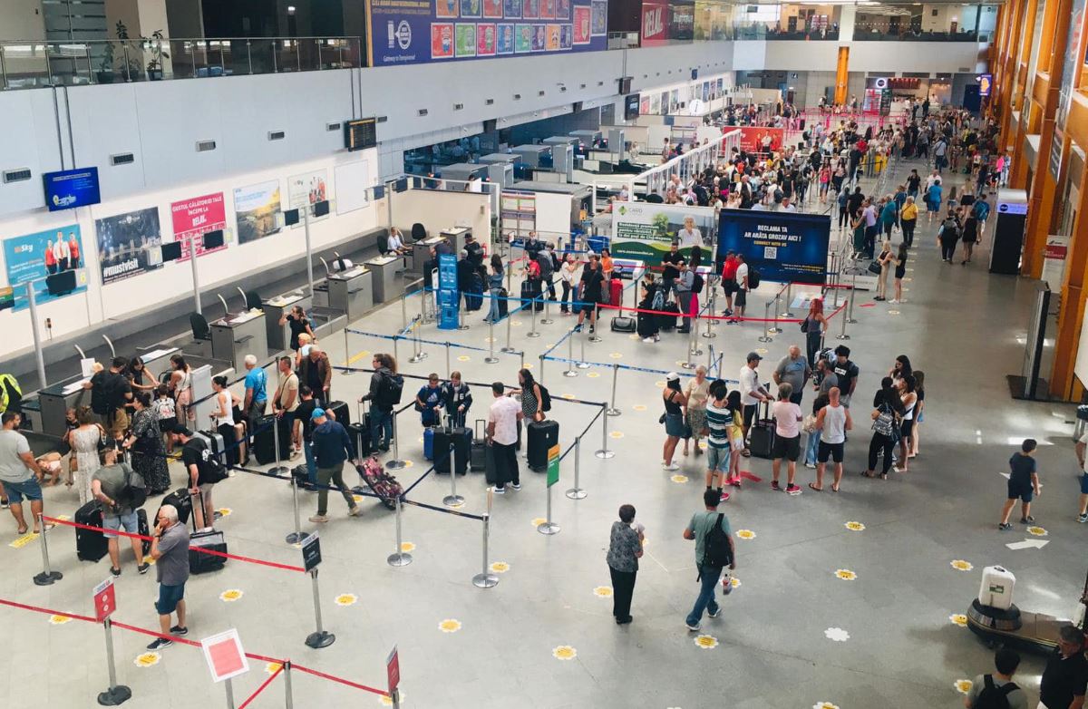 Un bărbat și-a lovit soția la Aeroportul Cluj