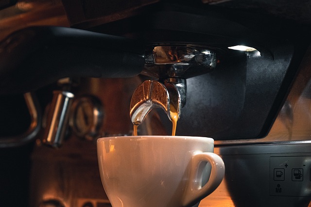 Un angajat pe poziţia de barista are un salariu care variază
