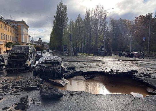 Sirenele anunţând raiduri aeriene se auzeau din nou la Kiev luni după-amiază