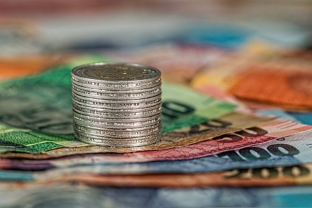 Banca Naţională nu poate să nu crească dobânzile atât timp cât creşte inflaţia