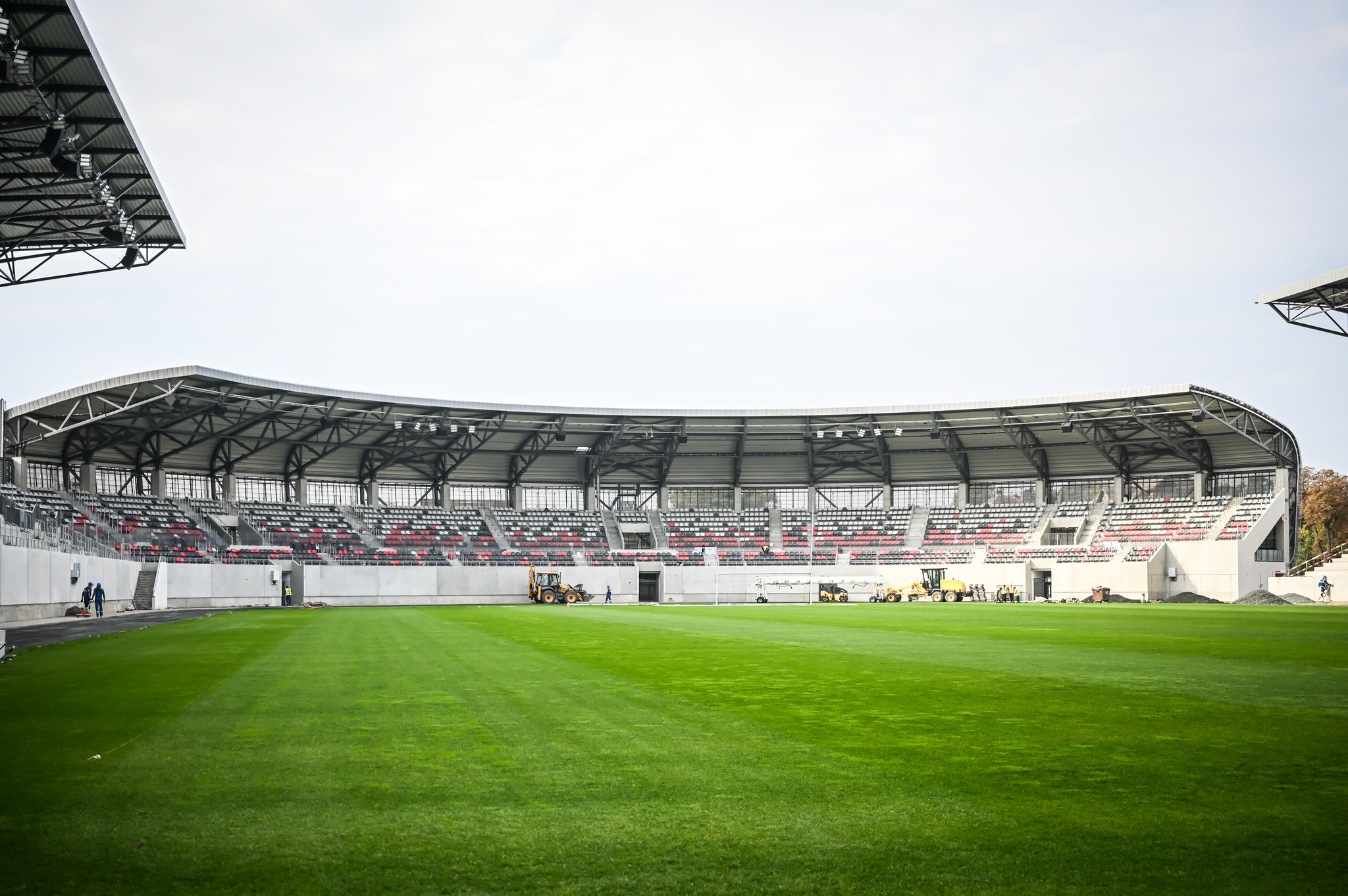 Stadionul din Sibiu e în grafic. Teste pentru acustică și nocturnă. Sursa foto: CON-A