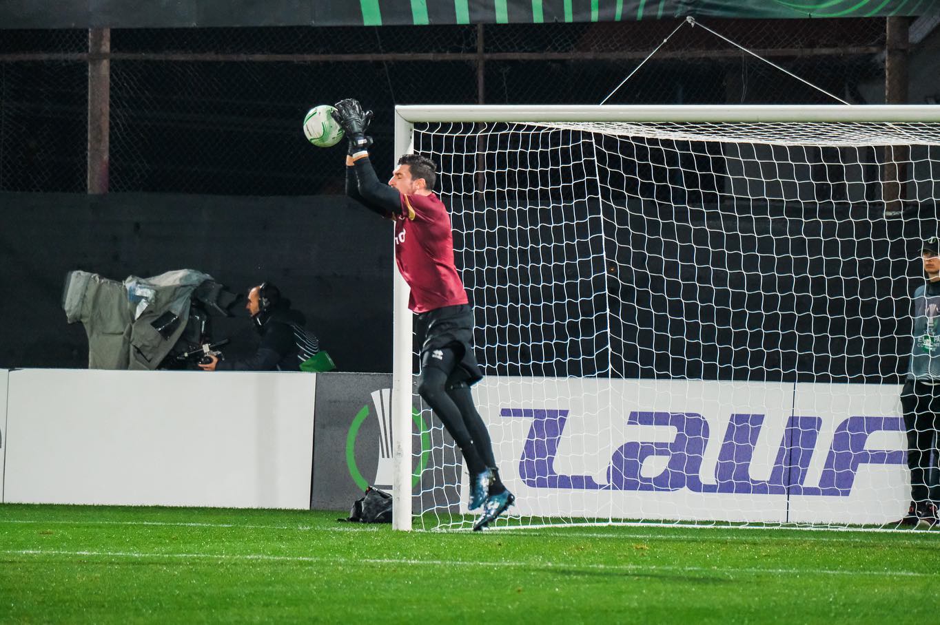 CFR Cluj a învins formaţia cehă Slavia Praga cu scorul de 2-0 (1-0)