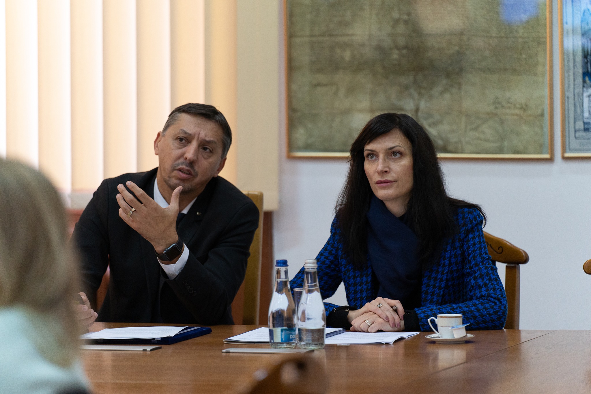 Rectorul UBB Daniel David și comisarul european Mariya Gabriel. Sursă foto Facebook Universitatea Babeş-Bolyai