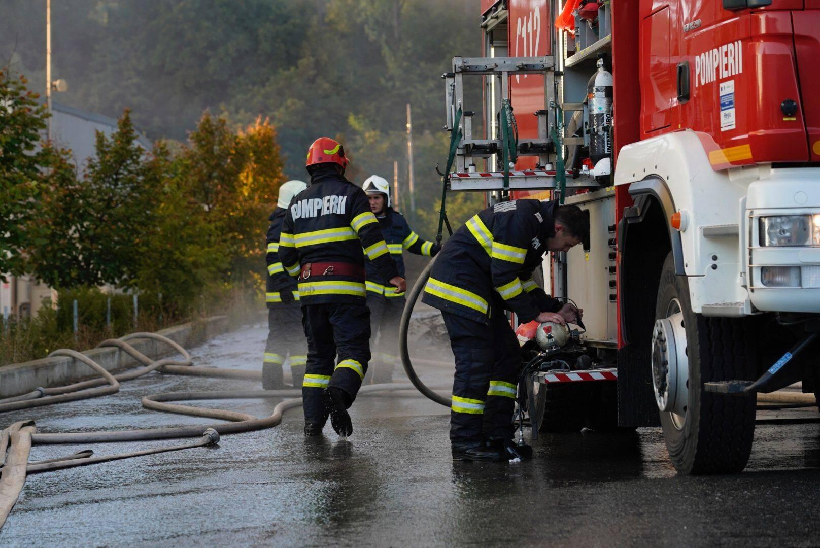 Incendiu la o casă de pe strada Eroilor din Florești. FOTO: Arhivă ISU Cluj